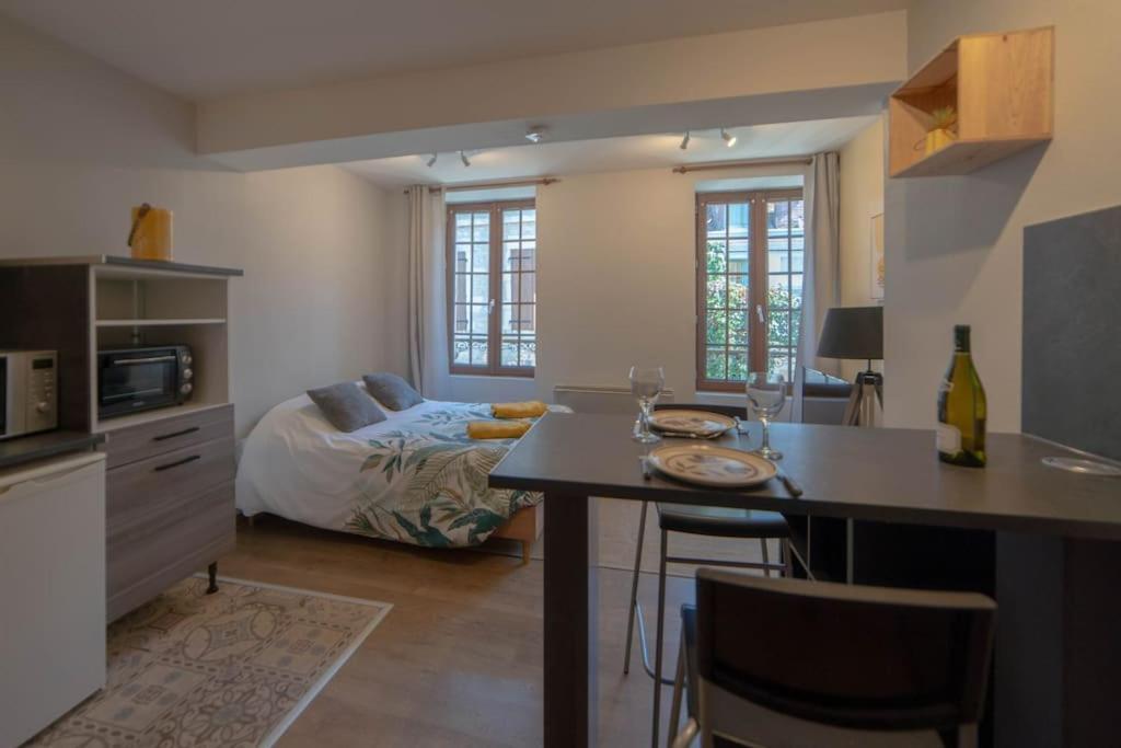 Apartamento Le Beau Chardonnay, Au Coeur De Chablis Exterior foto